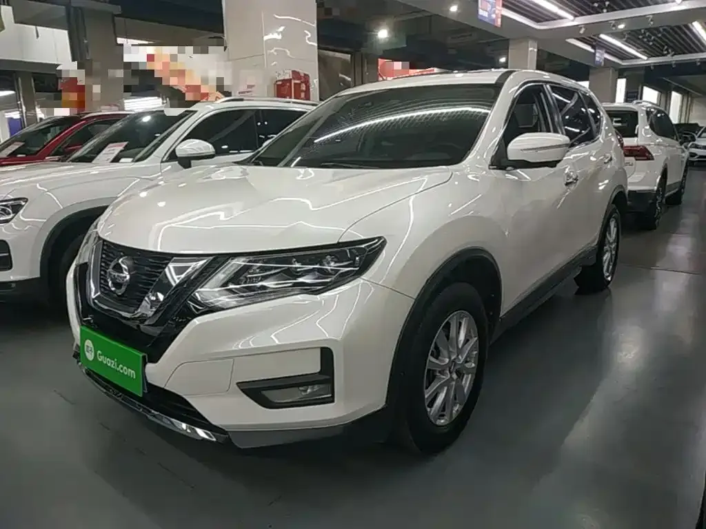 Nissan X-Trail — фото 1