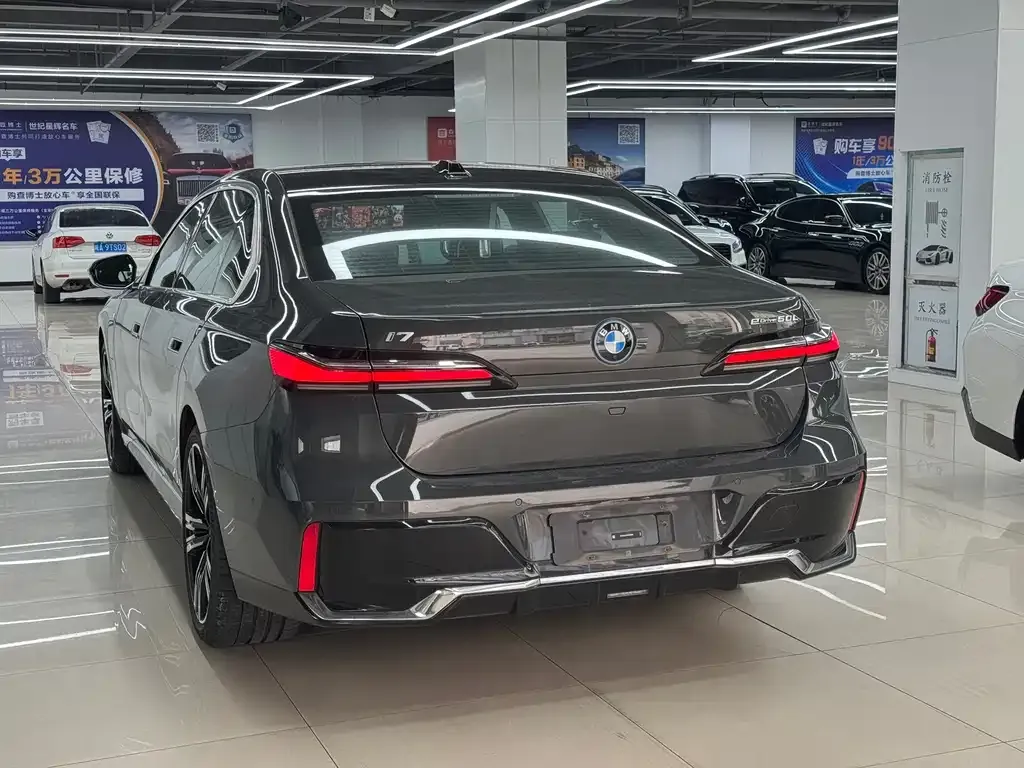 BMW i7 — фото 3