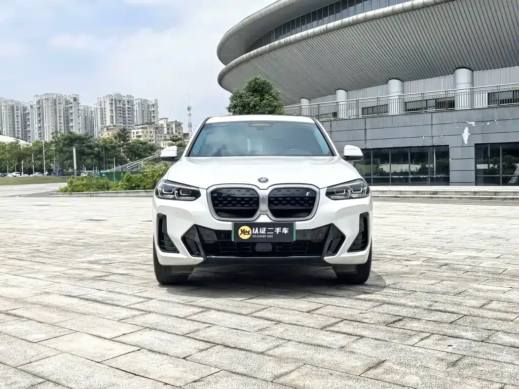 BMW iX3 — фото 5