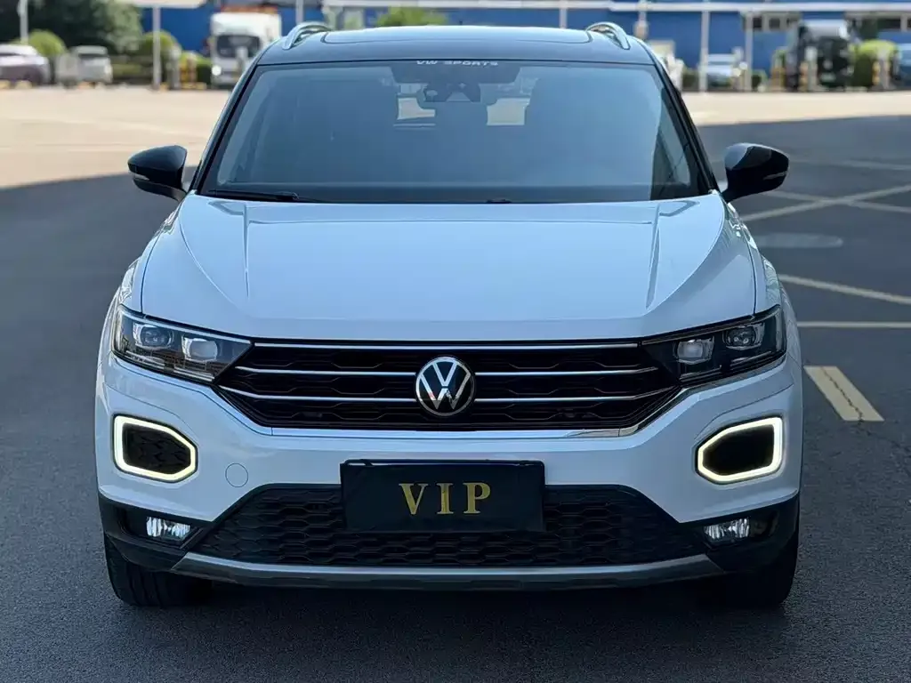 Volkswagen T-Roc — фото 1