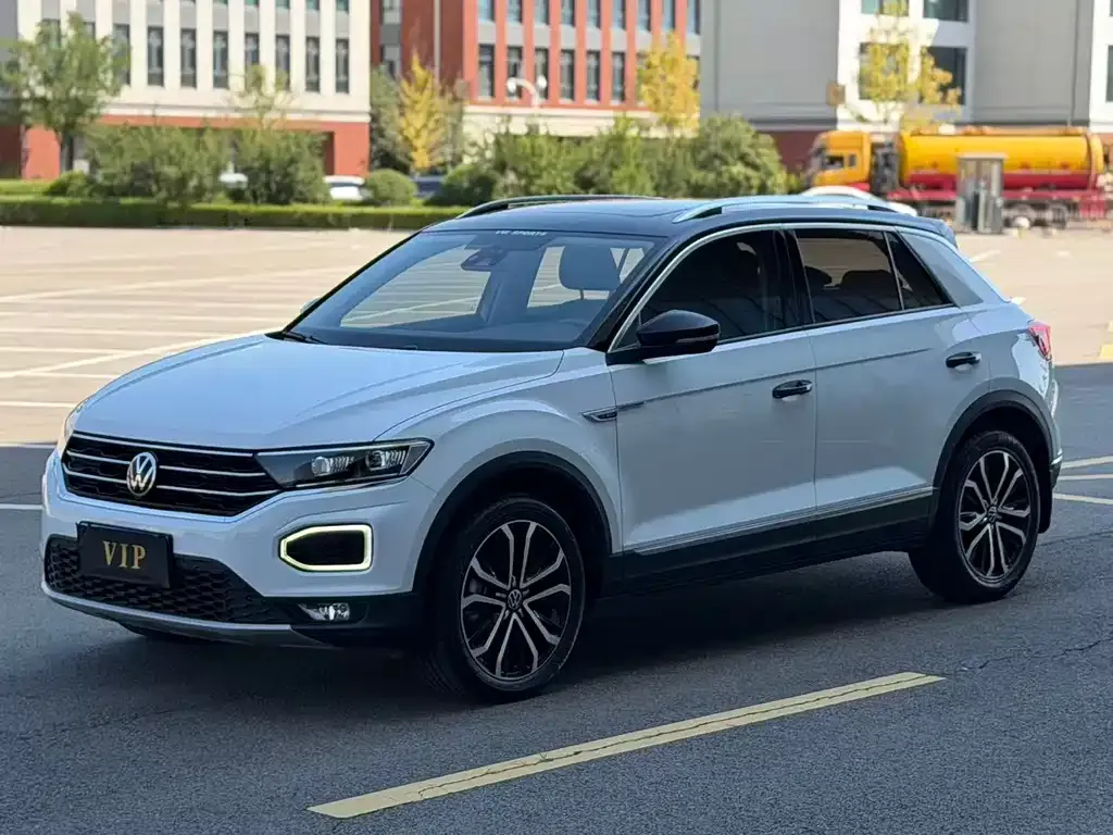 Volkswagen T-Roc — фото 9