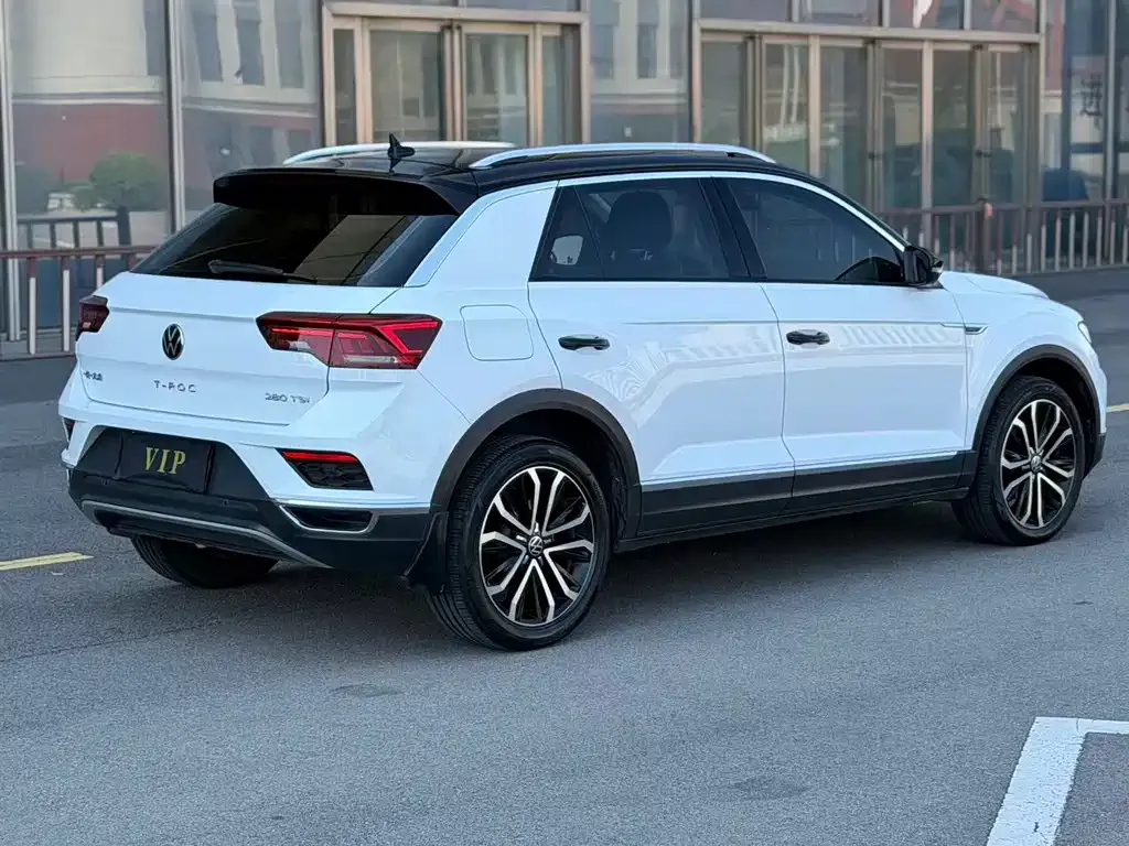 Volkswagen T-Roc — фото 2