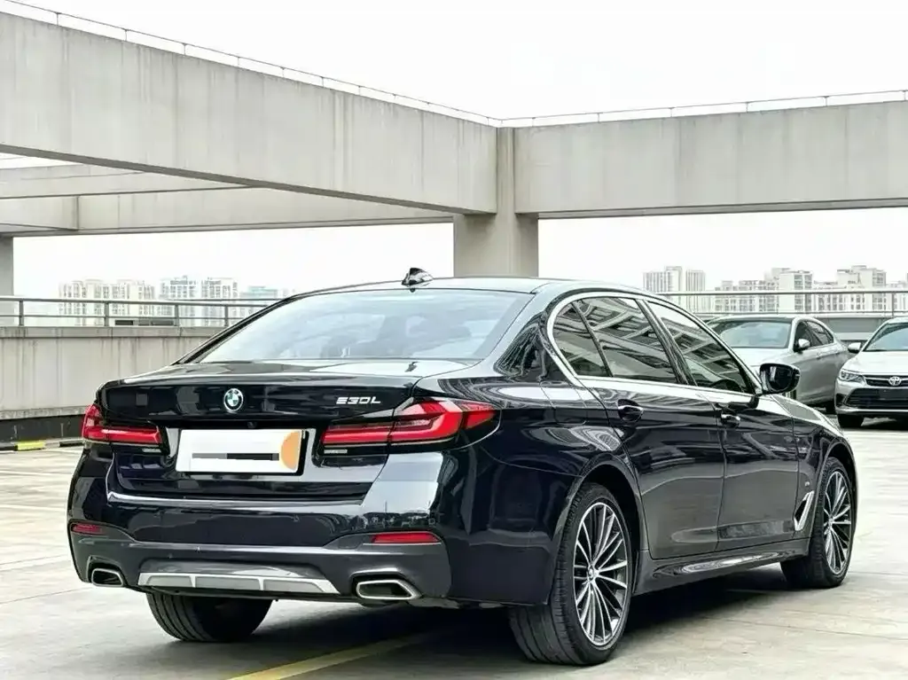BMW 5 Series — фото 4
