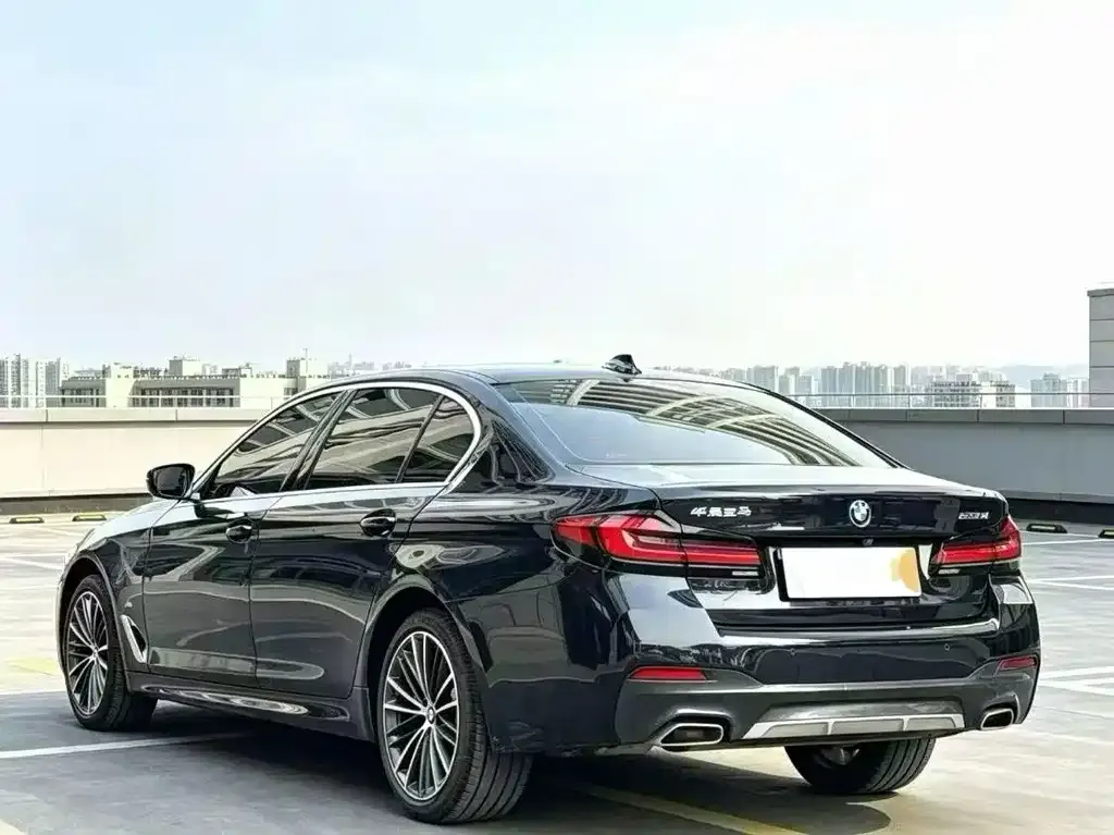 BMW 5 Series — фото 8