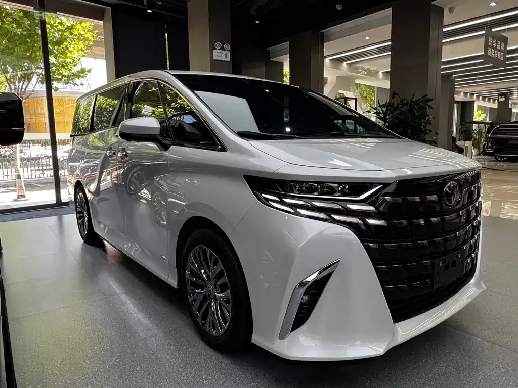 Toyota Alphard — фото 5