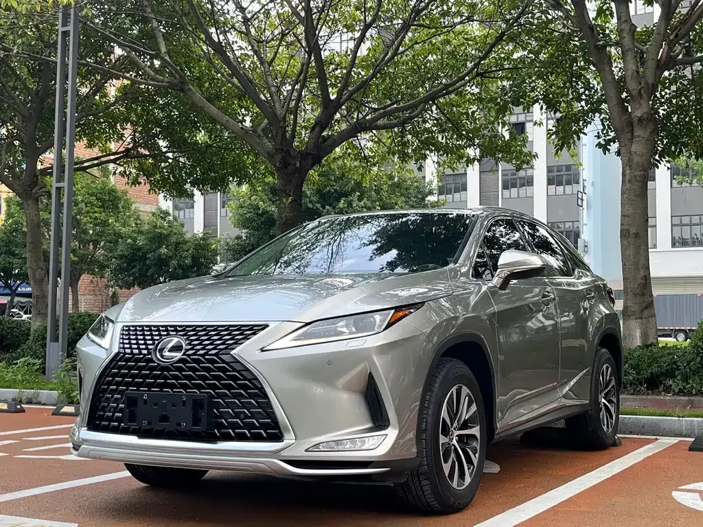 Lexus RX — фото 1