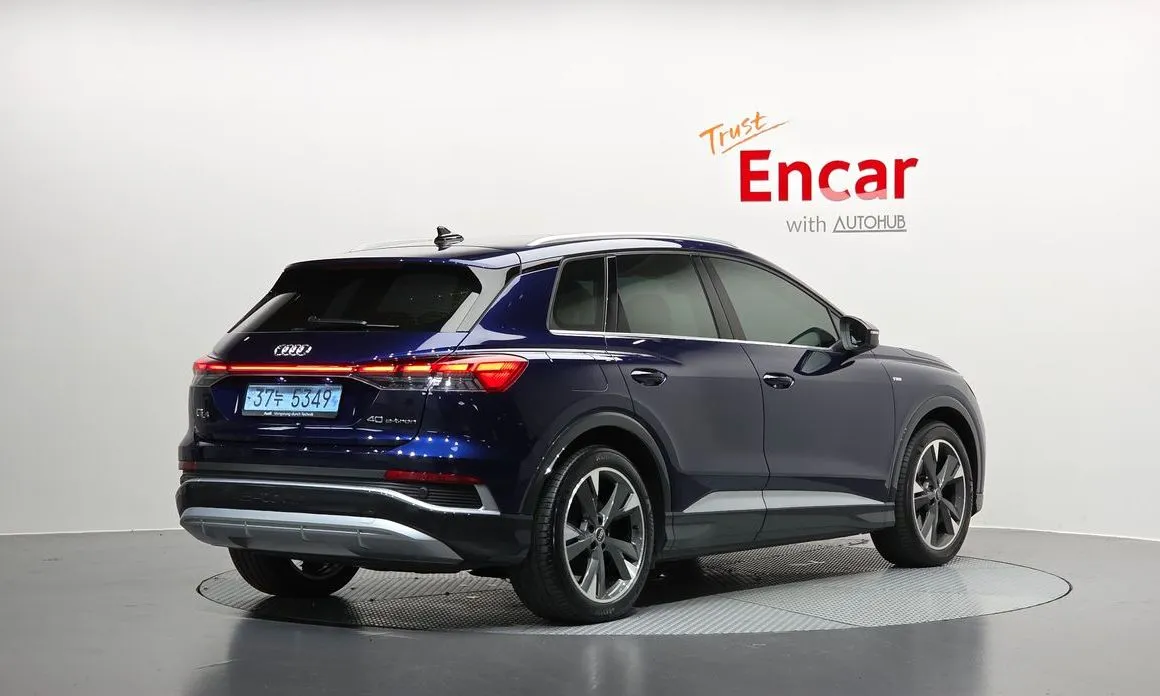 Audi Q4 e-tron — фото 4