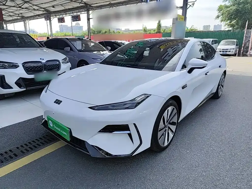 Geely Galaxy E8 — фото 1