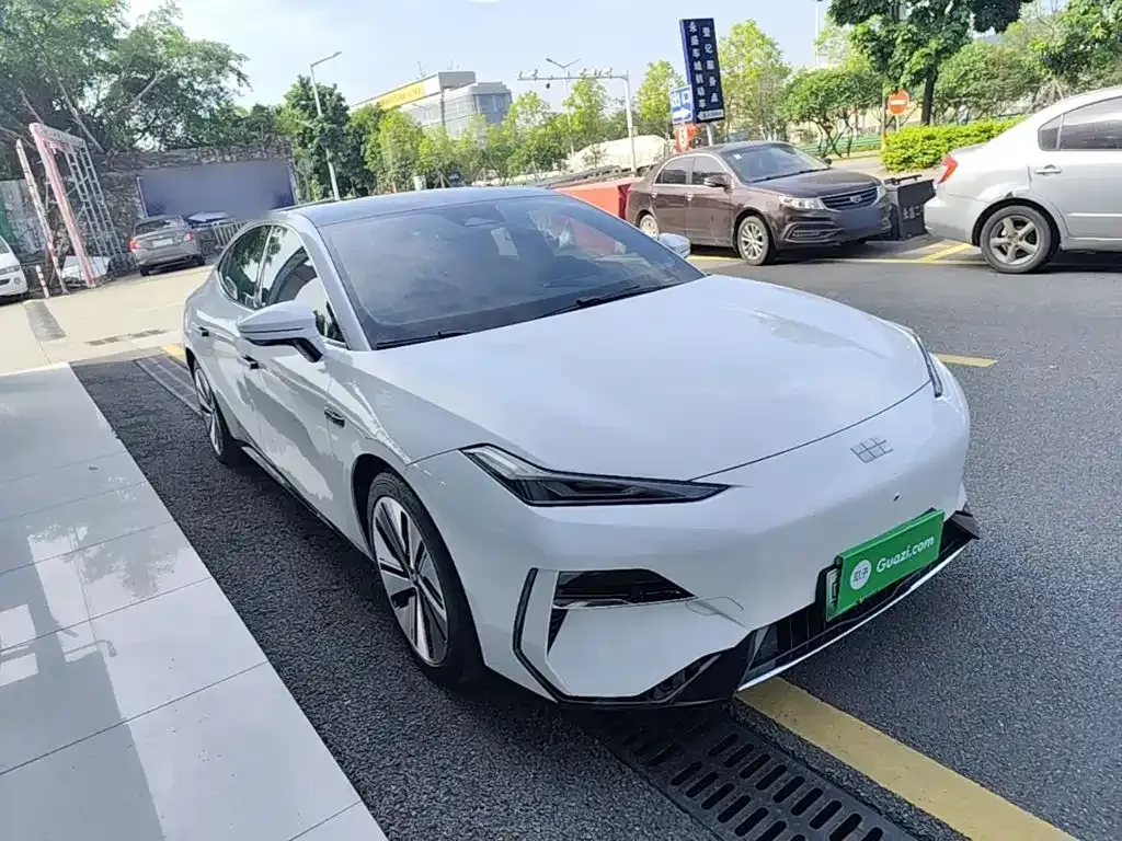 Geely Galaxy E8 — фото 8