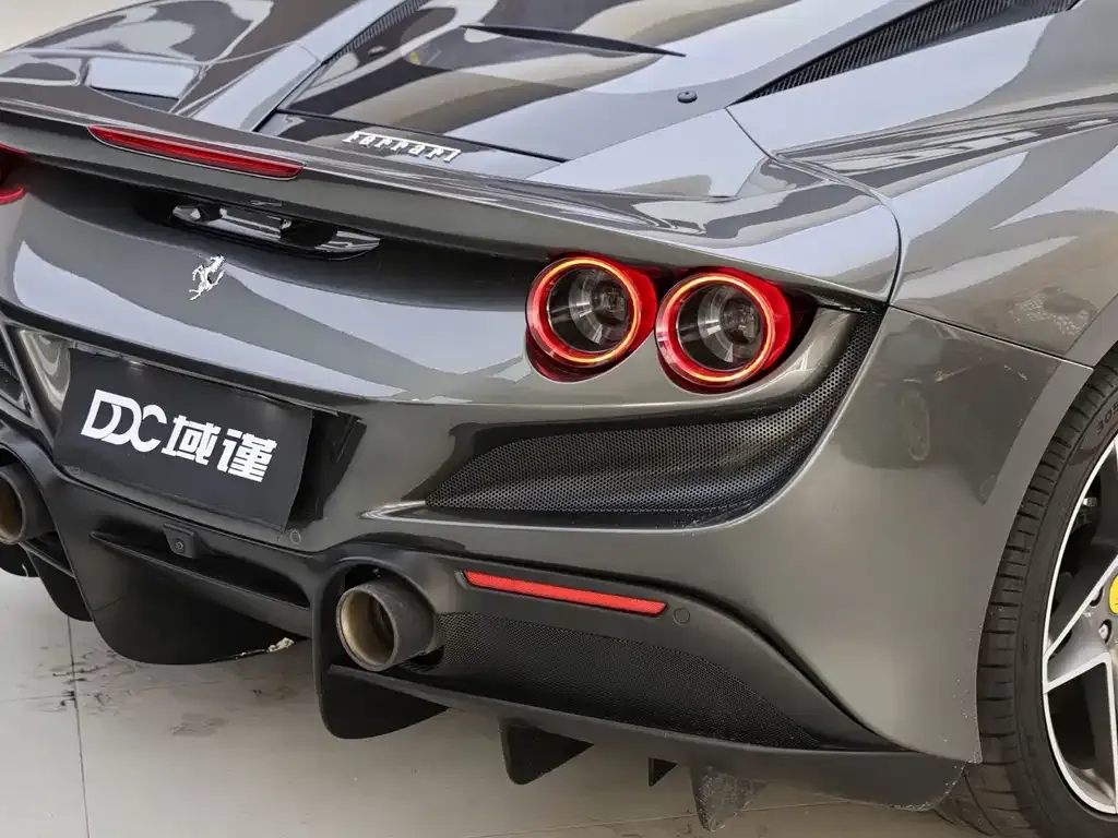 Ferrari F8 — фото 9