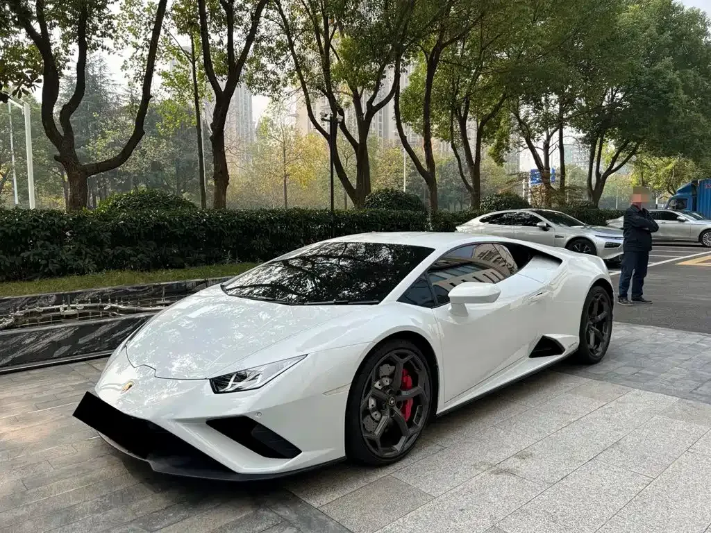 Lamborghini Huracan — фото 1