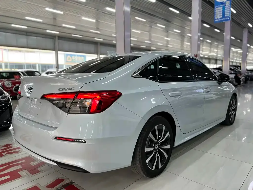Honda Civic — фото 5