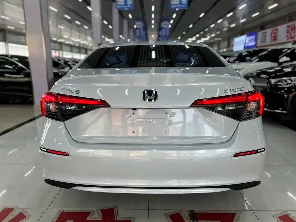 Honda Civic — фото 10