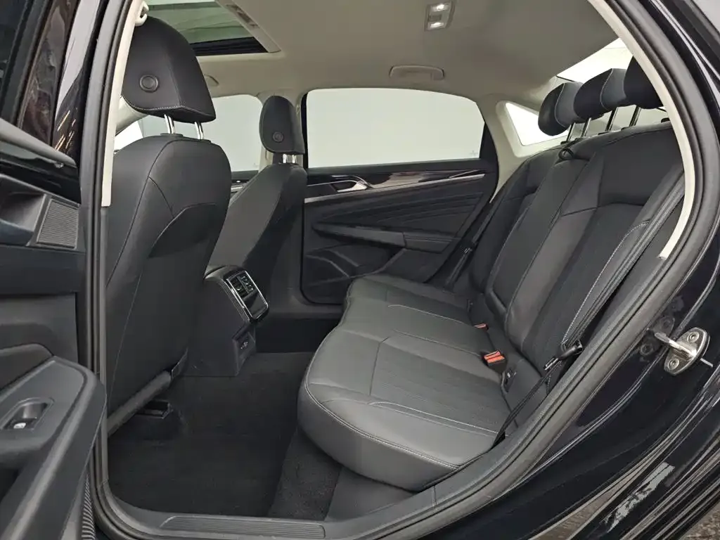 Volkswagen Passat — фото 5