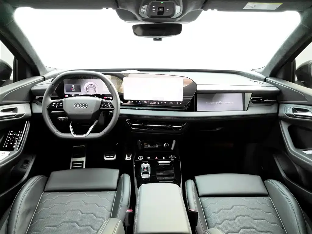 Audi Q6L e-tron — фото 3