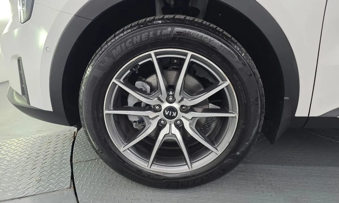 Kia Sorento — фото 10