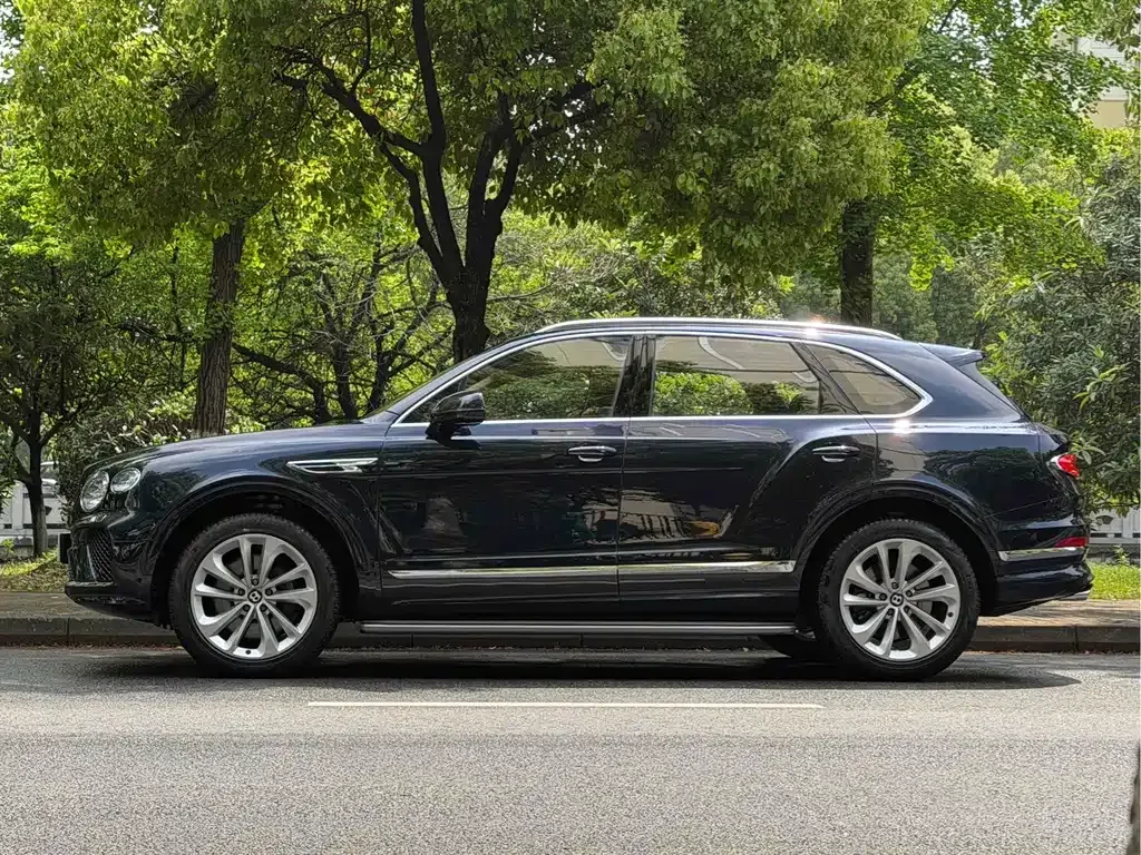 Bentley Bentayga — фото 9