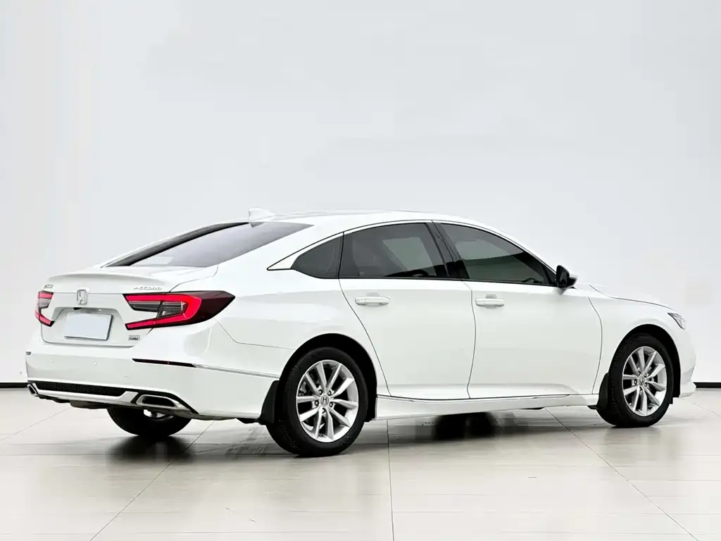 Honda Accord — фото 7