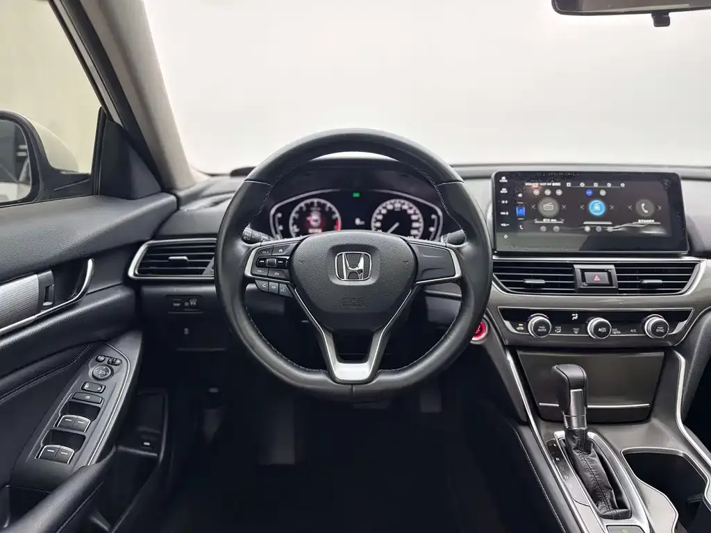 Honda Accord — фото 8