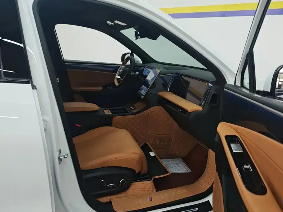 Geely Galaxy L7 — фото 10