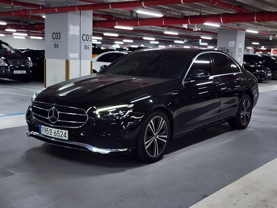 Mercedes-Benz E-Class — фото 1