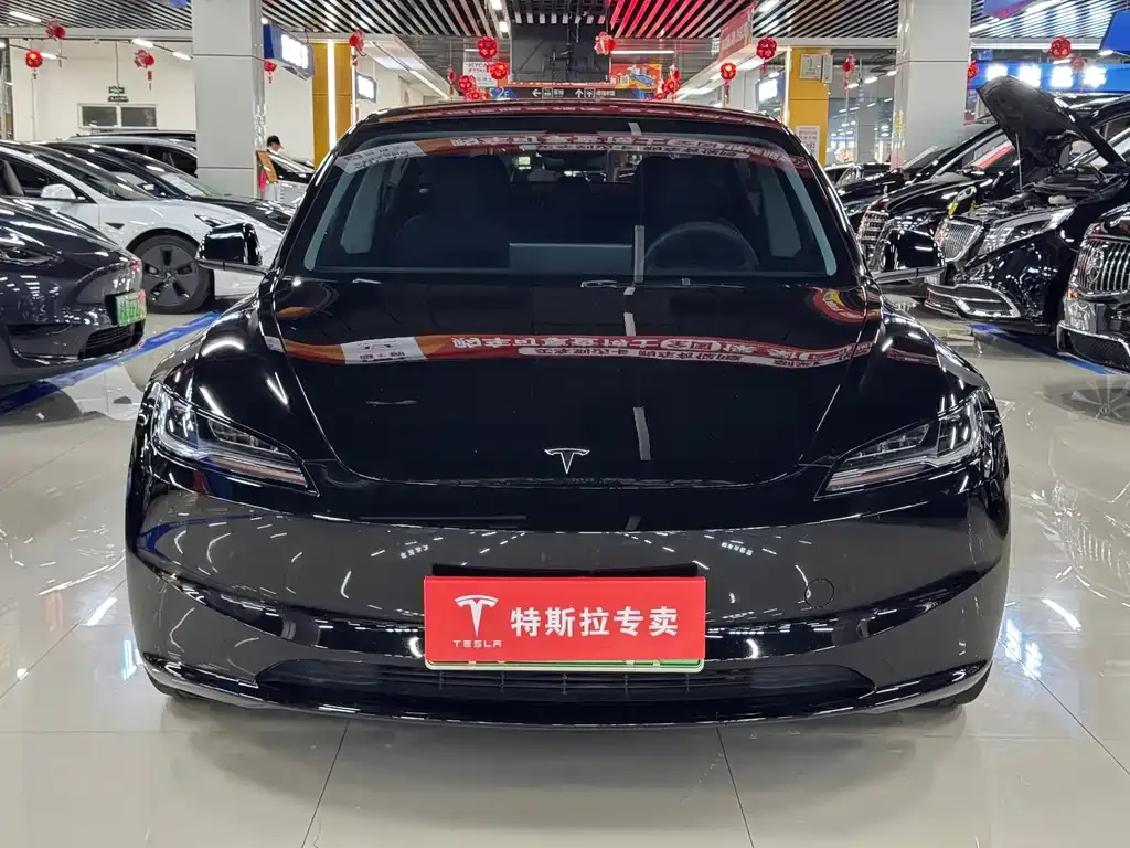 Tesla Model 3 — фото 9