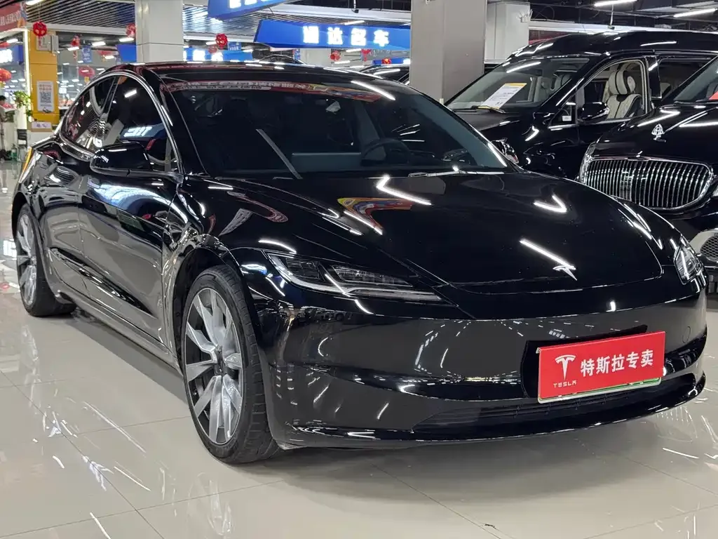Tesla Model 3 — фото 4