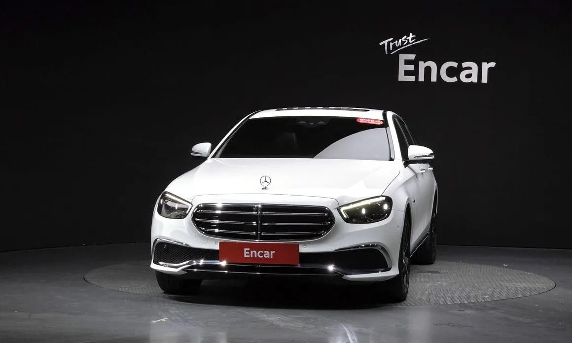 Mercedes-Benz E-Class — фото 4