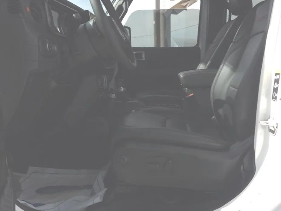 Jeep Wrangler — фото 10
