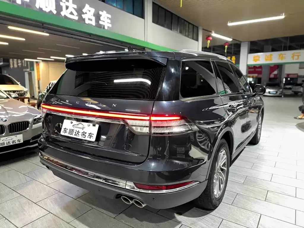 Lincoln Aviator — фото 2