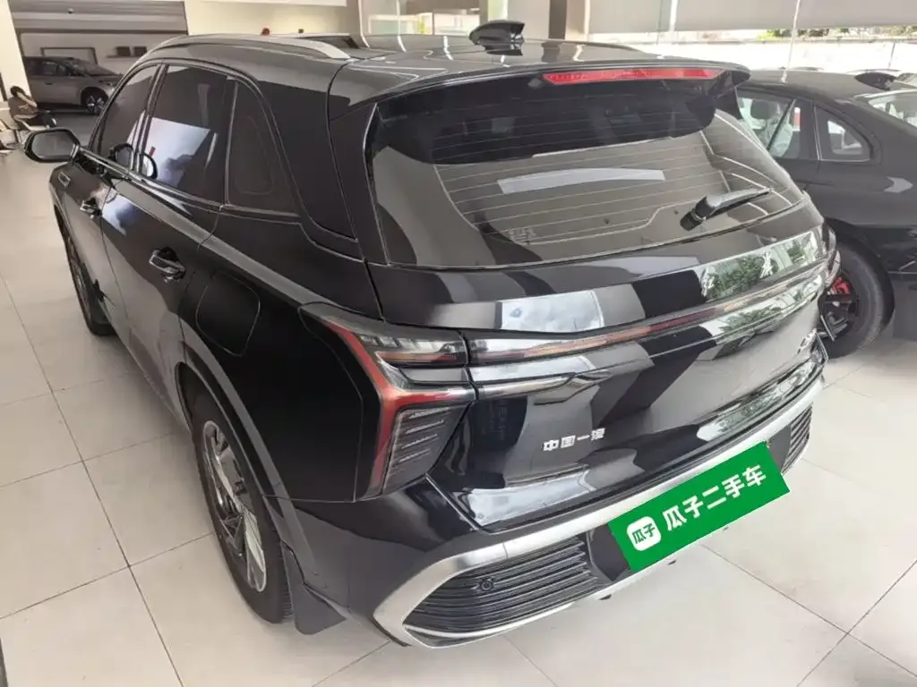 Hongqi HS3 PHEV — фото 7