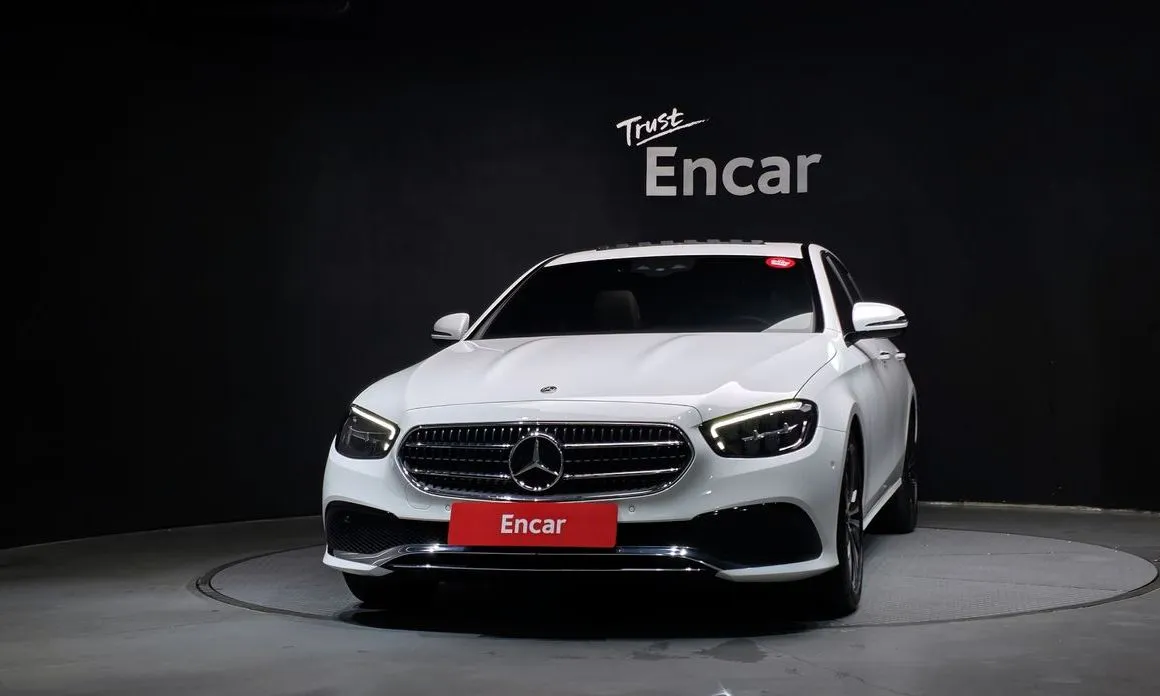 Mercedes-Benz E-Class — фото 2
