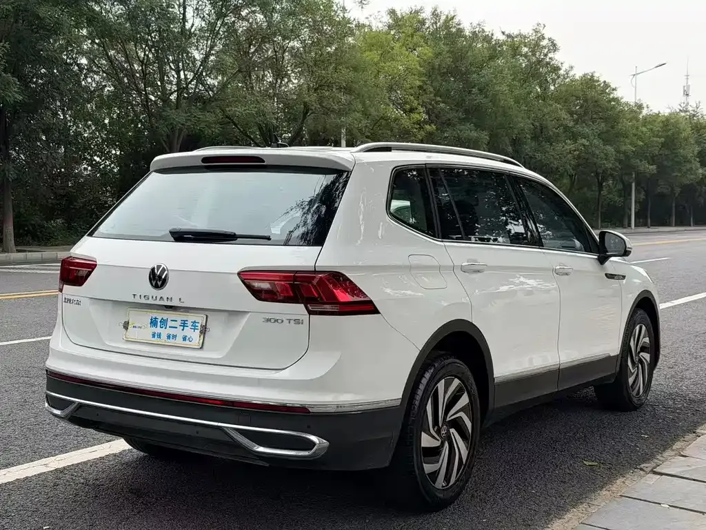 Volkswagen Tiguan L — фото 5