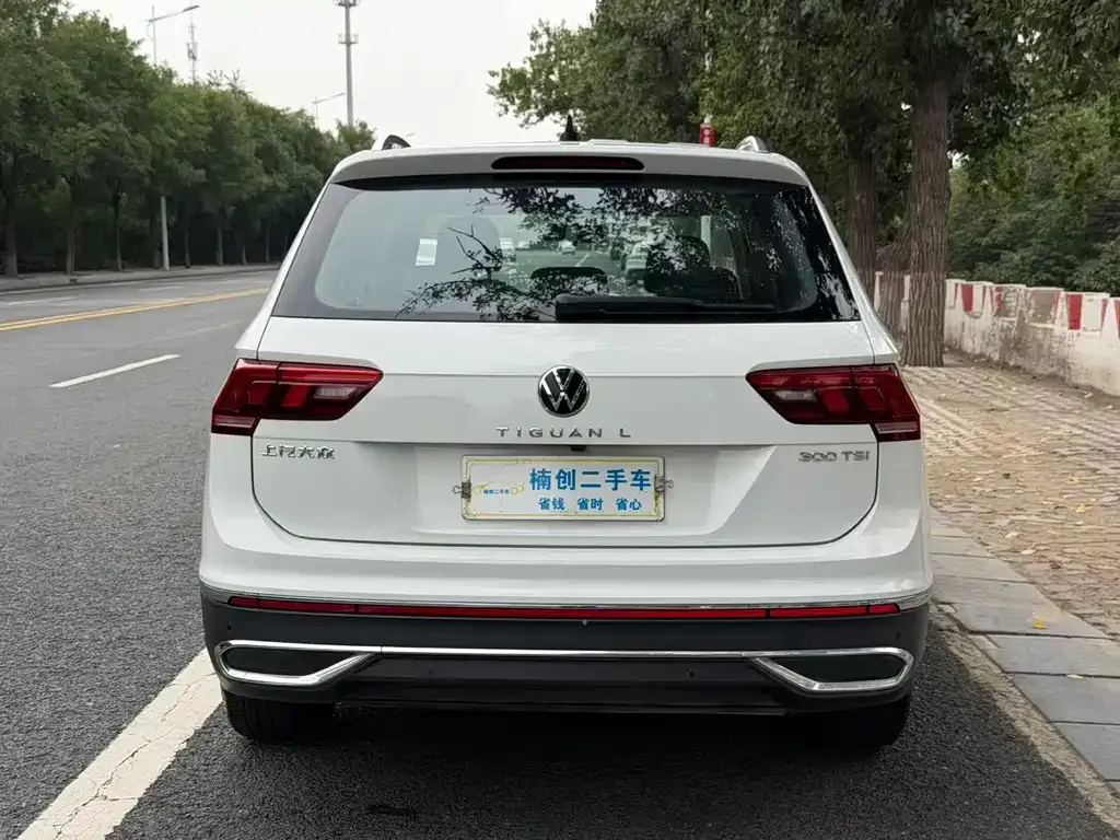 Volkswagen Tiguan L — фото 9