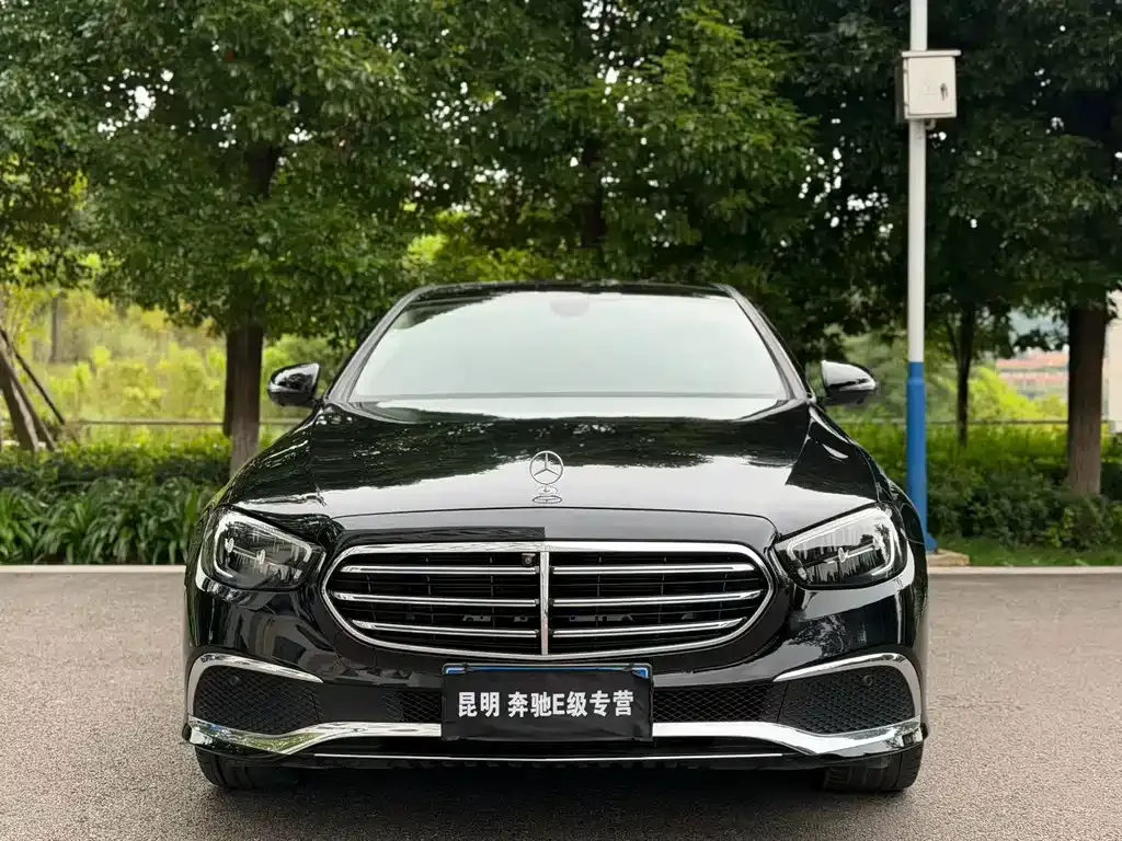 Mercedes-Benz E-Class — фото 4