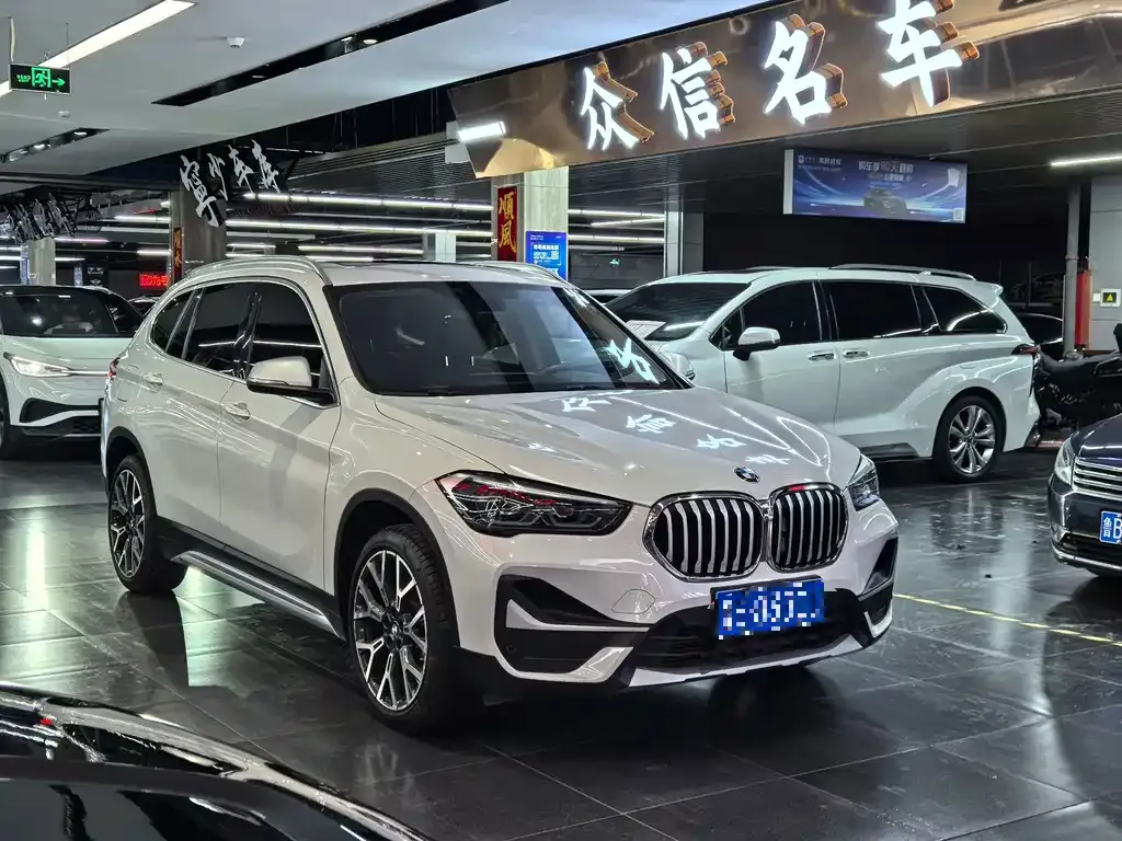 BMW X1 — фото 5