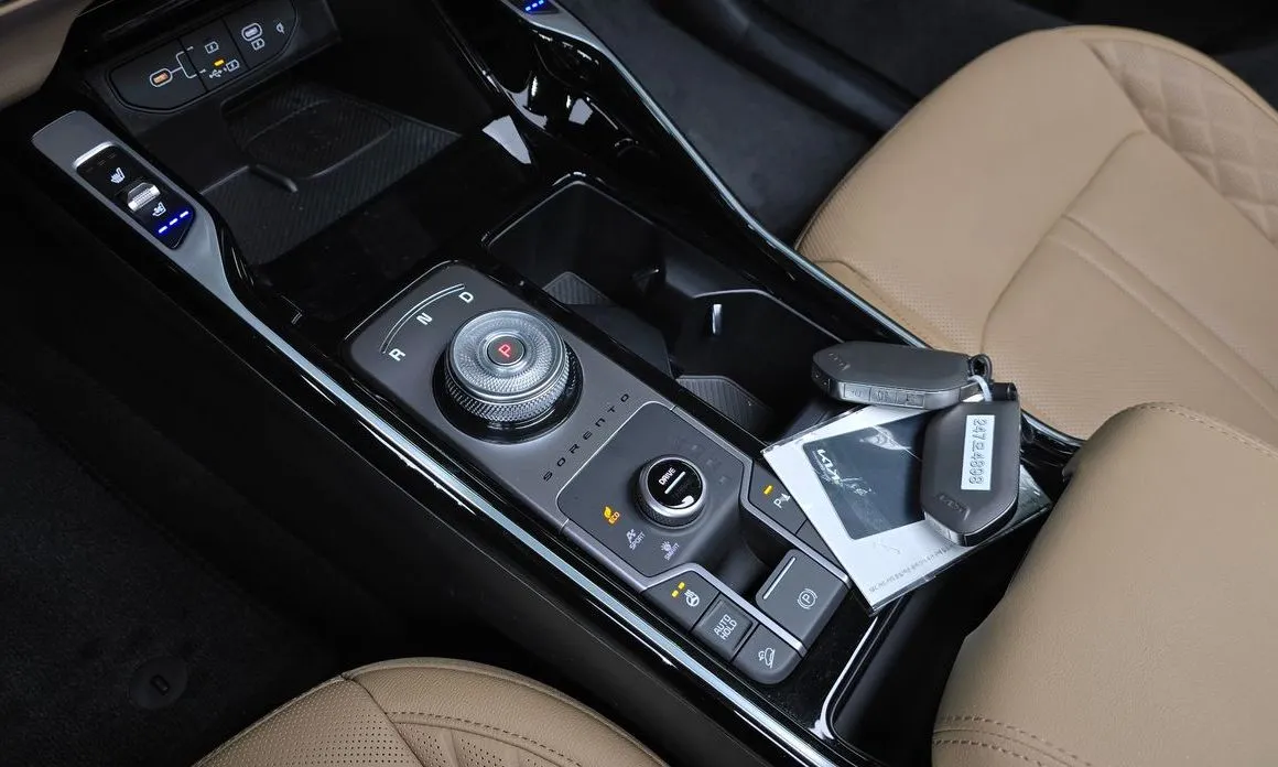 Kia Sorento — фото 7
