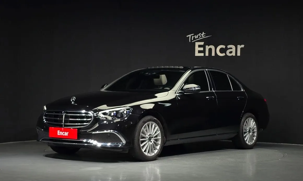 Mercedes-Benz E-Class — фото 1