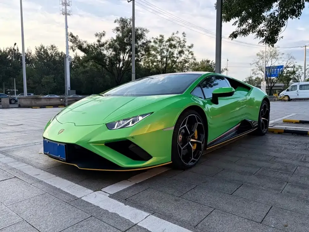Lamborghini Huracan — фото 1