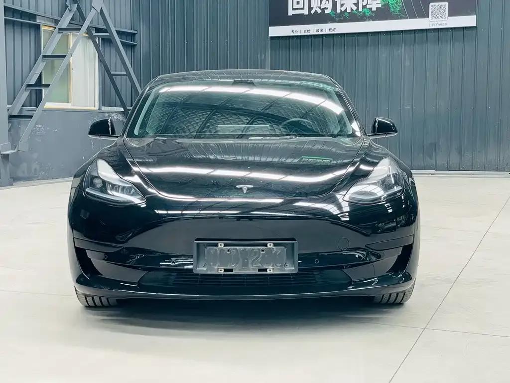 Tesla Model 3 — фото 3