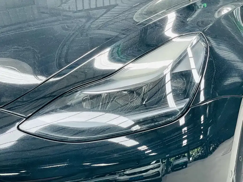 Tesla Model 3 — фото 2