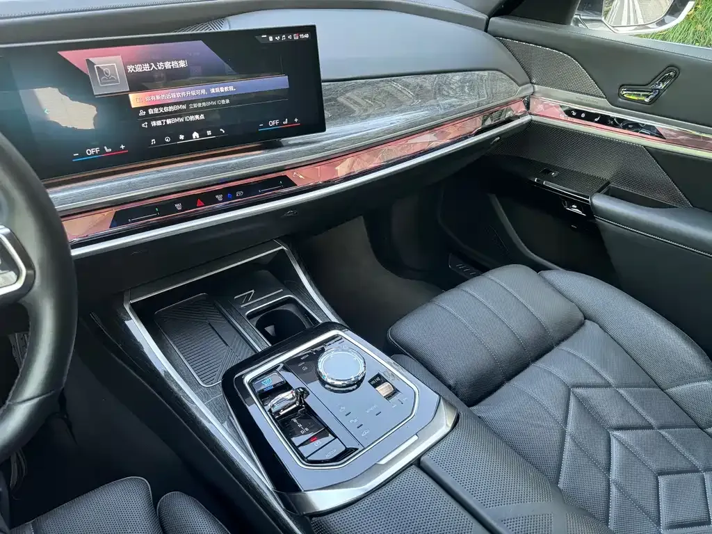 BMW i7 — фото 5