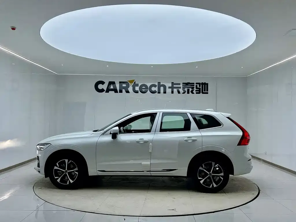 Volvo XC60 — фото 2
