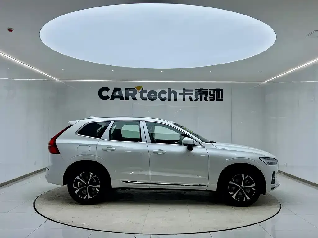 Volvo XC60 — фото 6