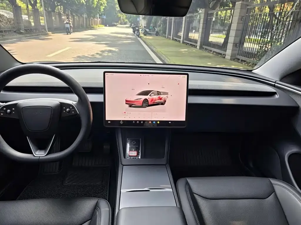 Tesla Model 3 — фото 4