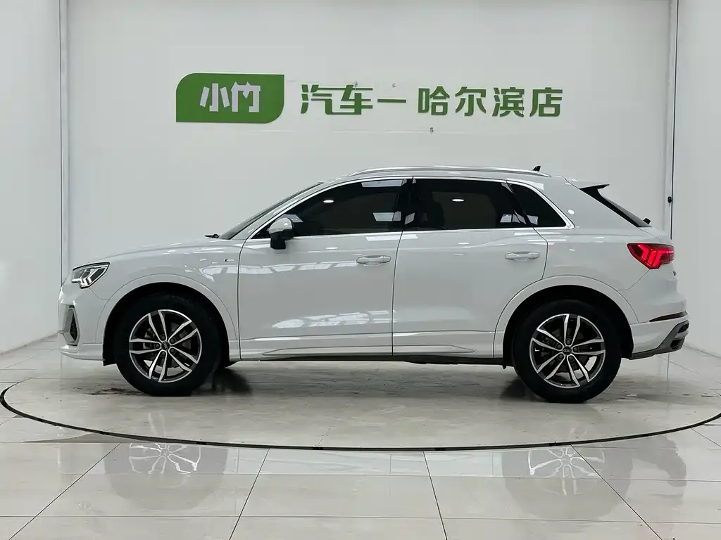 Audi Q3 — фото 10