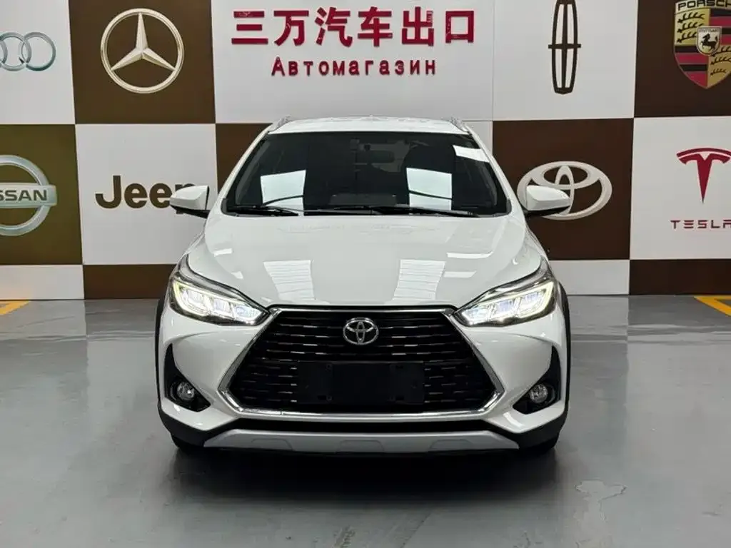 Toyota Yaris L — фото 7