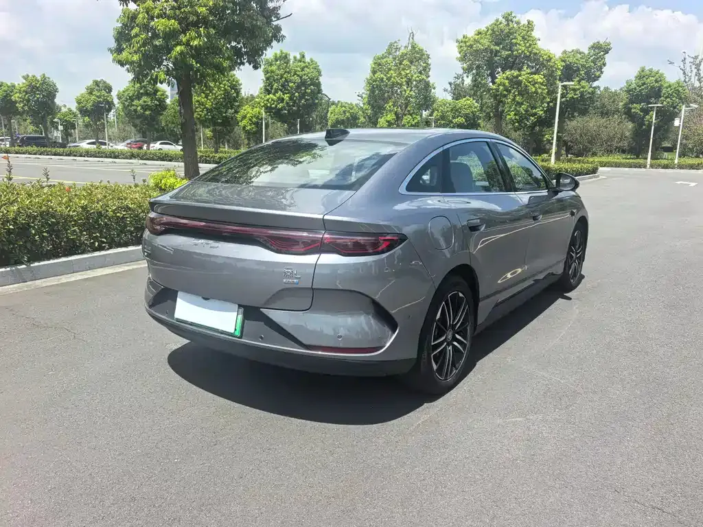 BYD Qin L — фото 10
