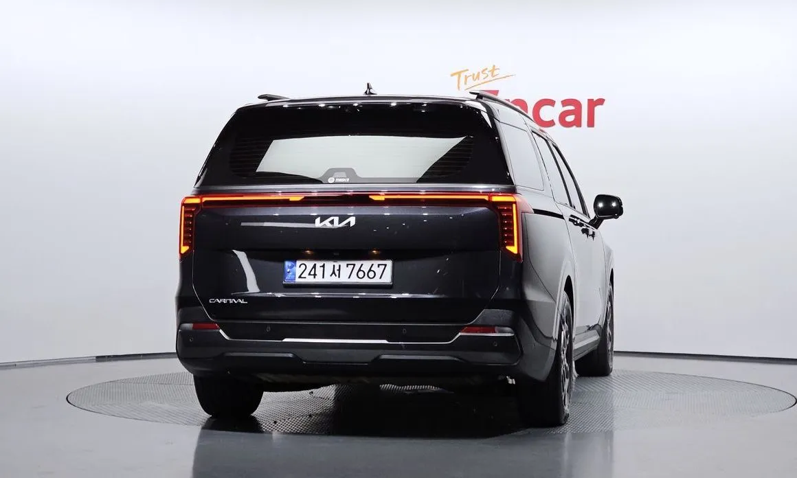 Kia Carnival — фото 10