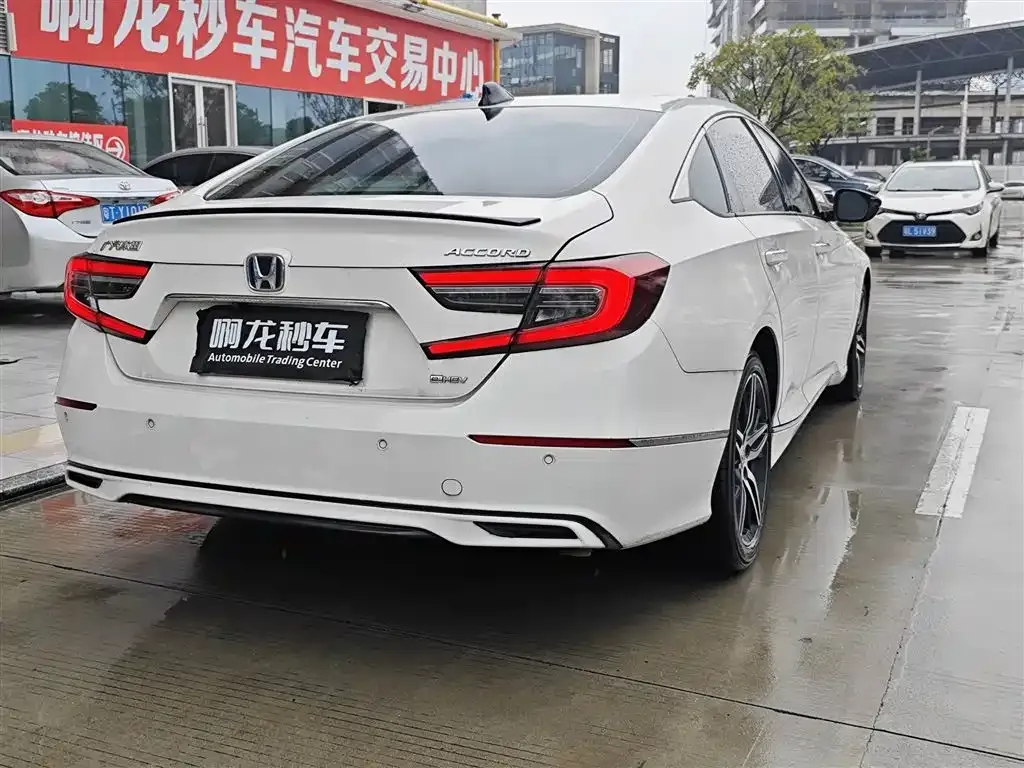 Honda Accord — фото 5